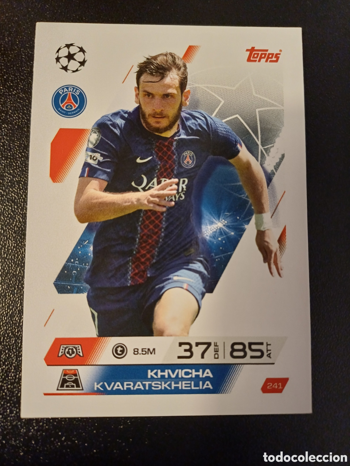Cartas Colecion&aacute;veis: #241 KHVICHA KVARATSKHELIA PARIS SAINT-GERMAIN TOPPS MATCH ATTAX 2025/26