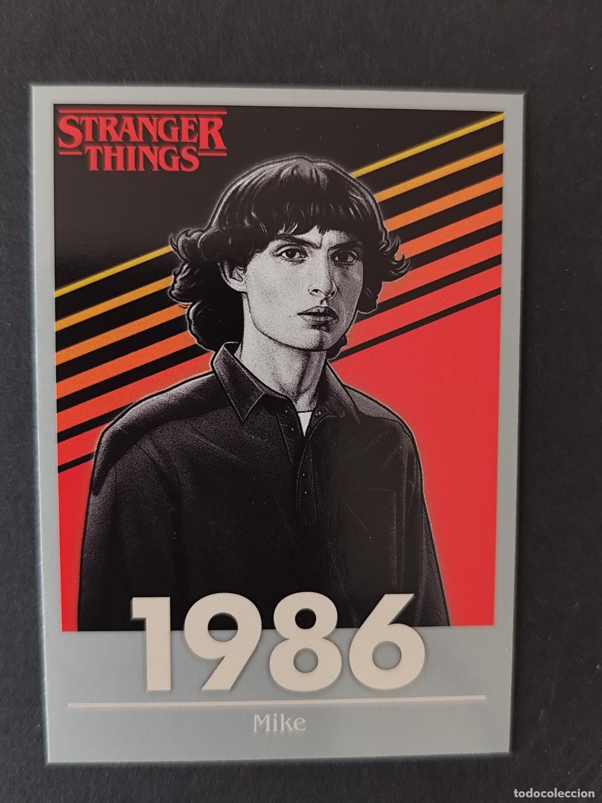 Sammelkarten: CARD 117 AMIGOS PARA SIEMPRE PARALELA PARALLEL SILVER STRANGER THINGS THIS IS OUR STORY 2026 PANINI