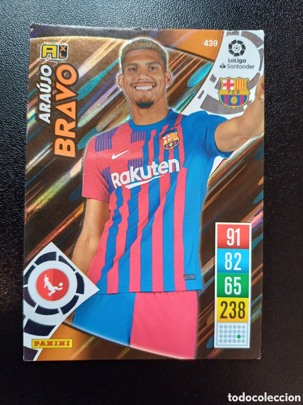 Trading Cards: #439 ARAUJO FC BARCELONA BRAVO PANINI ADRENALYN XL 2021-22
