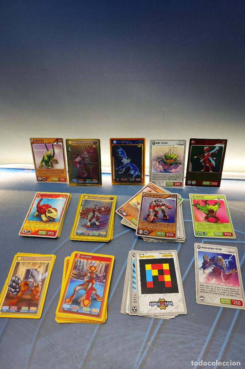 Trading Cards: M&aacute;s de 90 cartas Invizimals Panini