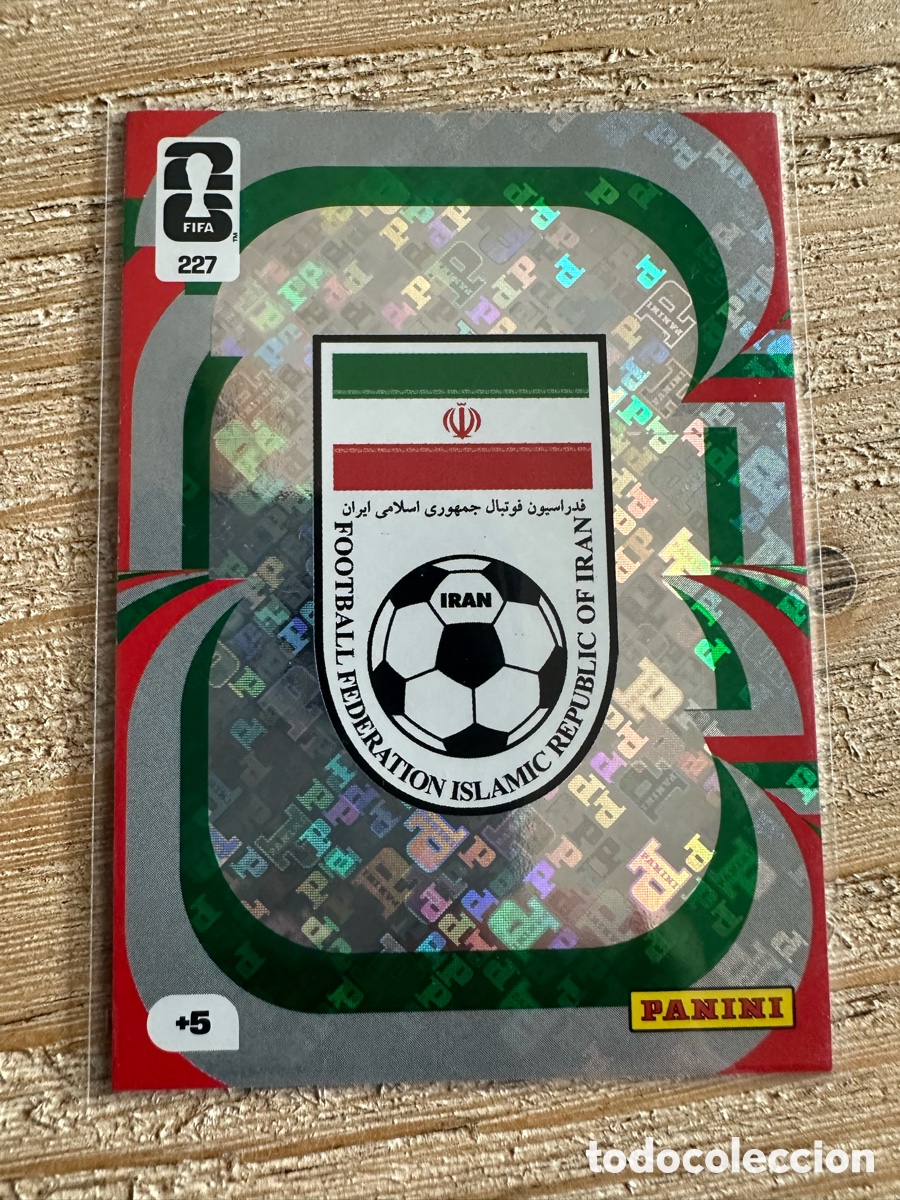 Trading Cards: ESCUDO TEAM CREST IRAN 227 ADRENALYN XL PANINI MUNDIAL WORLD CUP 2026 USA CAN MEX