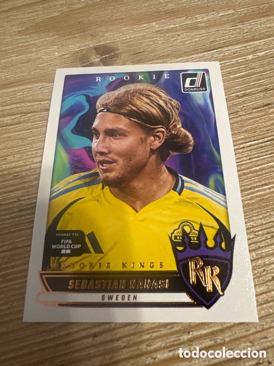Trading Cards: SEBASTIAN NANASI SUECIA ROOKIE KINGS 9 DONRUSS ROAD TO FIFA WORLD CUP 26 MUNDIAL USA CAN MEX PANINI