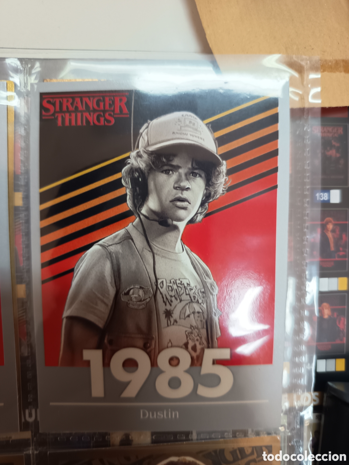Trading Cards: STRANGER THINGS THIS IS OUR STORY SILVER PLATA 121