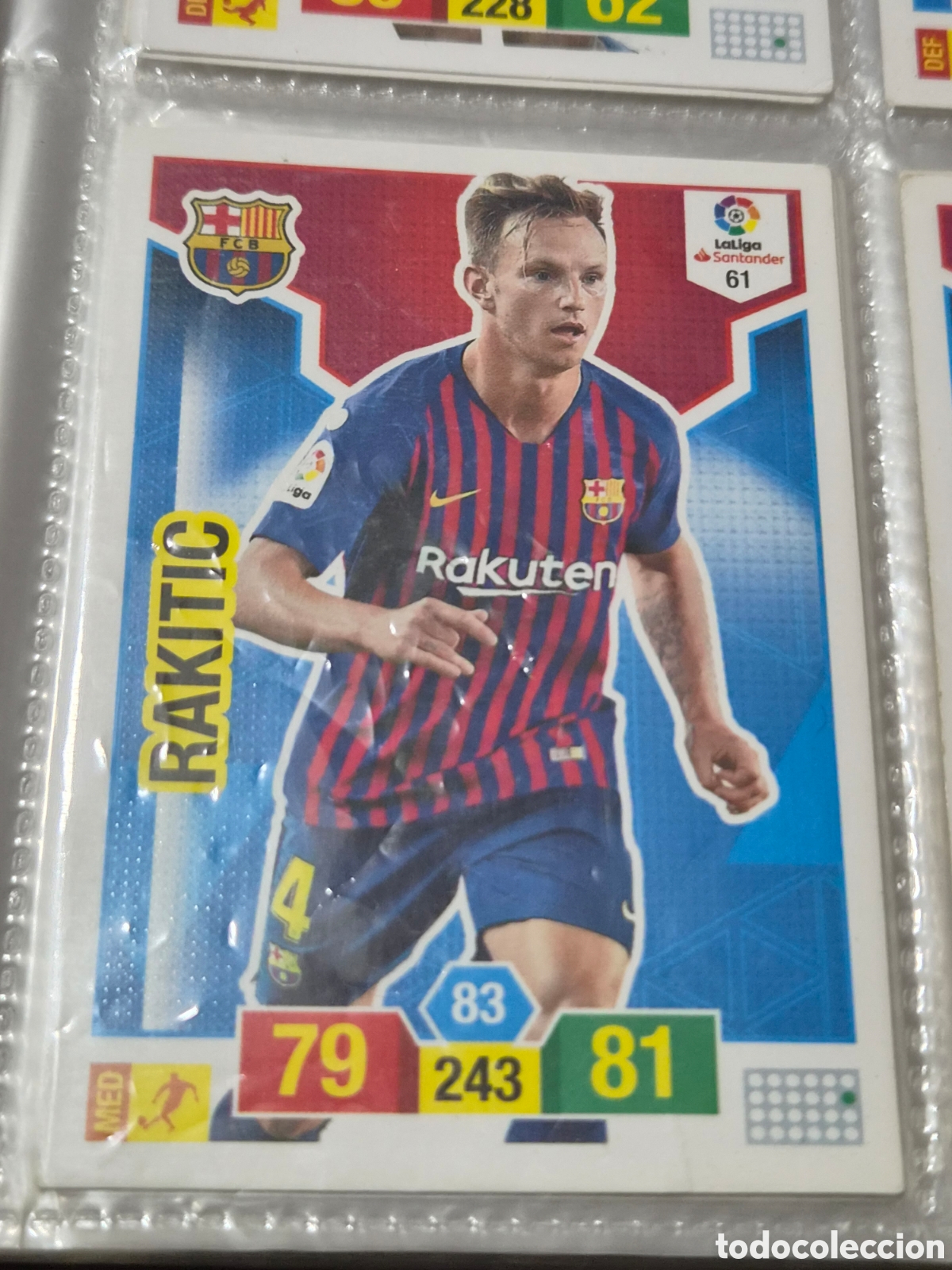 Trading cards: 61 - RAKITIC, BARCELONA ADRENALYN 2018-2019