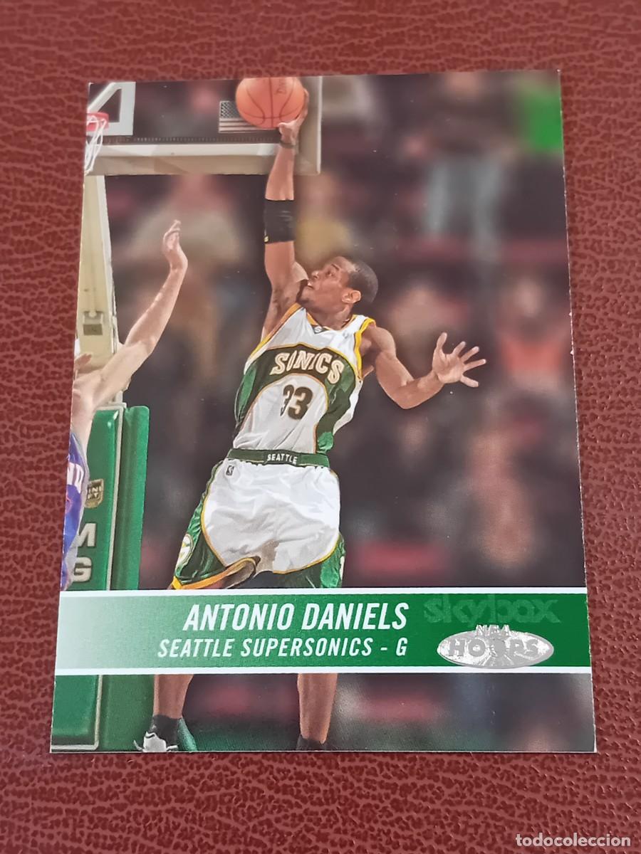 Trading cards: Card 141 Antonio Daniels 2004-2005 NBA Hoops Skybox Seattle Supersonics