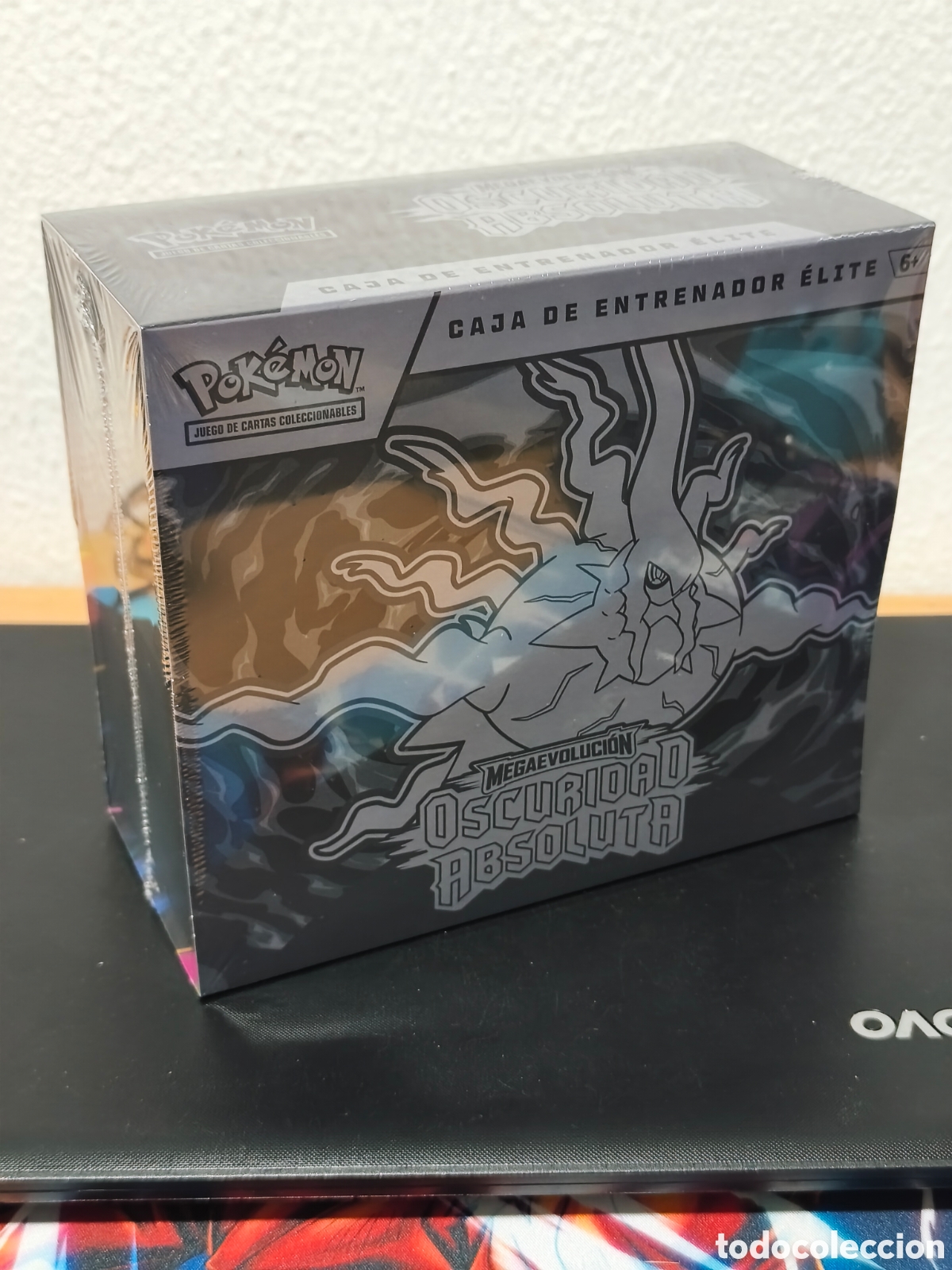 Trading cards: Caja ETB oscuridad absoluta Pok&eacute;mon tcg