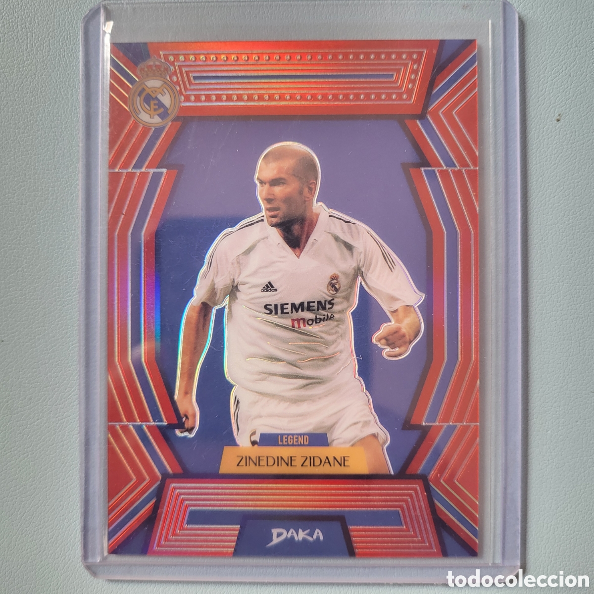 Trading cards: HO-28 Zinedine Zidane Legend [Holocene Red] /99 / DAKA Real Madrid 2025
