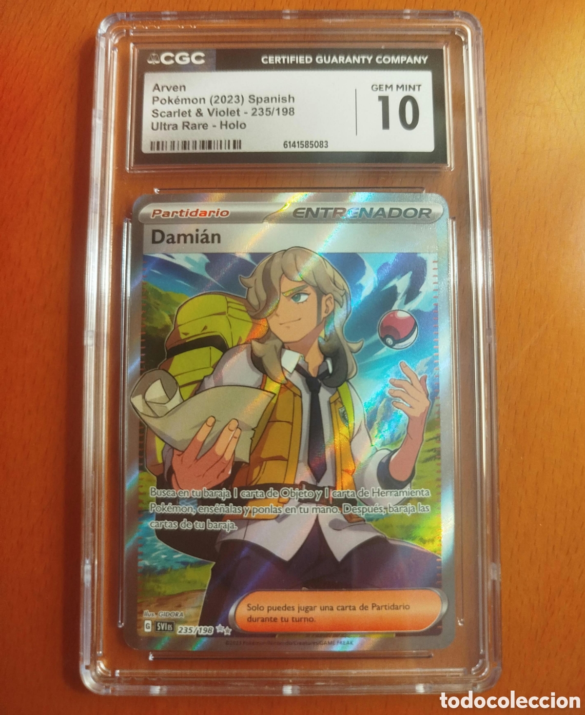 Trading Cards: Carta Pok&eacute;mon Dami&aacute;n 235/198 Ultra Rara Holo - Escarlata y P&uacute;rpura - CGC 10 Gem Mint (Espa&ntilde;ol)