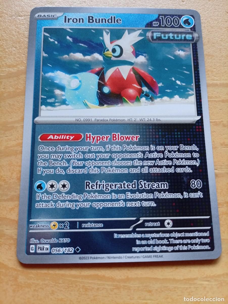 Trading cards: Carta Pok&eacute;mon Iron Bundle, edici&oacute;n en ingl&eacute;s. Es una carta b&aacute;sica con 100 puntos de salud. Hologr&aacute;fi
