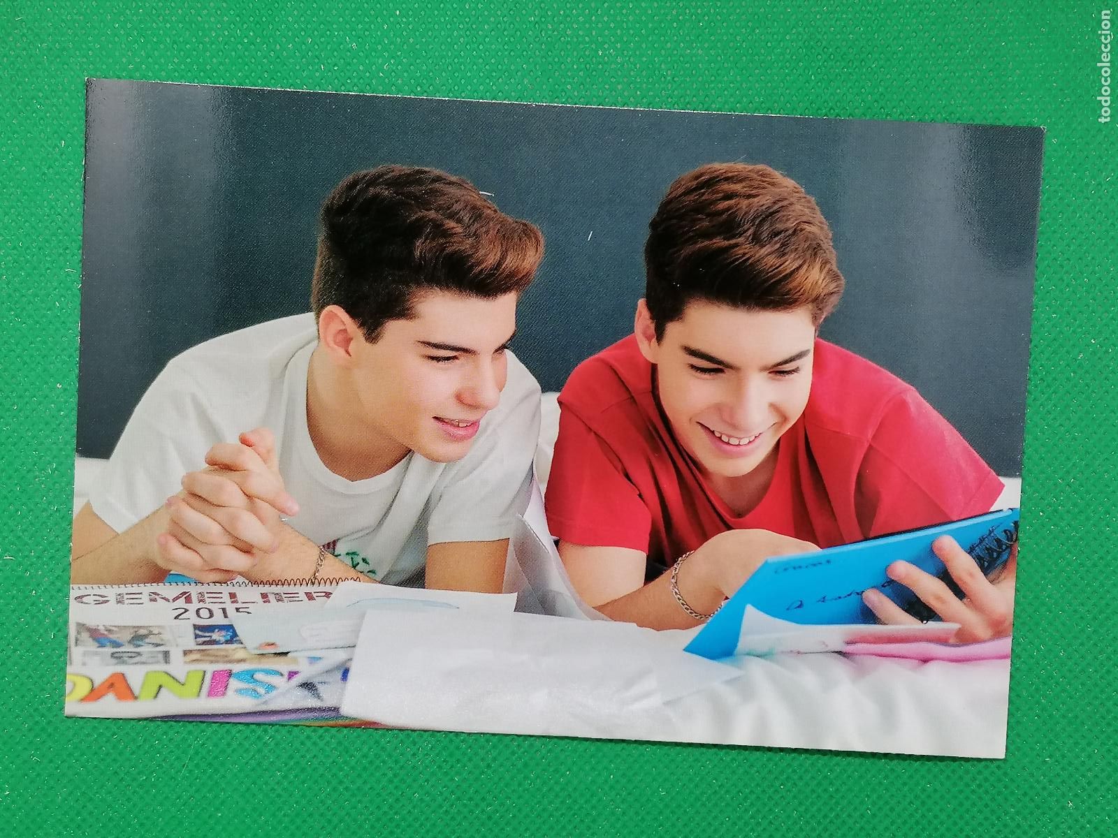 Trading cards: 69 GEMELIERS PHOTOCARD LAMINCARD POSTALCARD ⚽ PANINI PEP&acute;S MUSIC GROUP 15 2015 ⚽