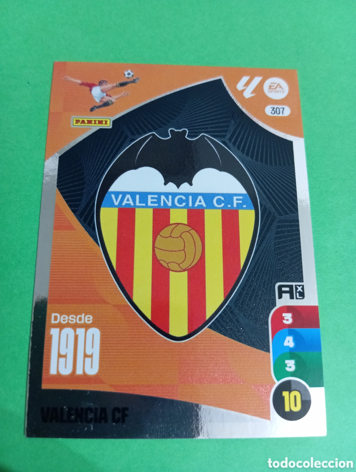 Trading cards: Escudo del Valencia n&deg;307 / PANINI ADRENALYN XL LA LIGA 2024/2025