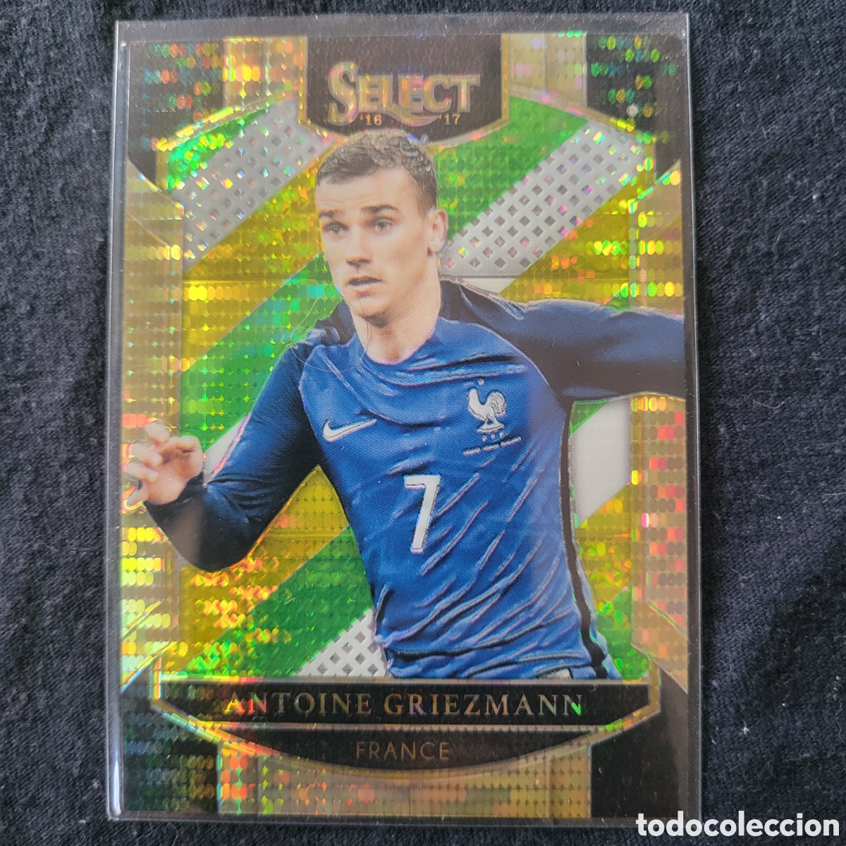 Trading cards: 83 Antoine Griezmann [Terrace Multi-Color Prizm] / Panini Select 2016