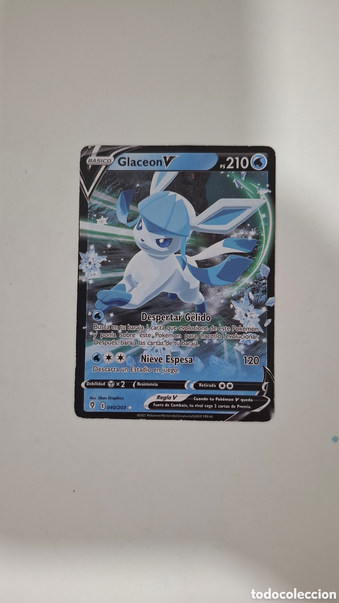 Trading cards: CARTA POKEMON CARD GLACEON V