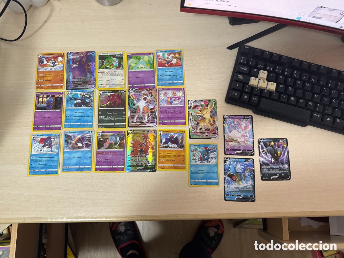 Trading Cards: LOTE DE 20 CARTAS POKEMON 2021