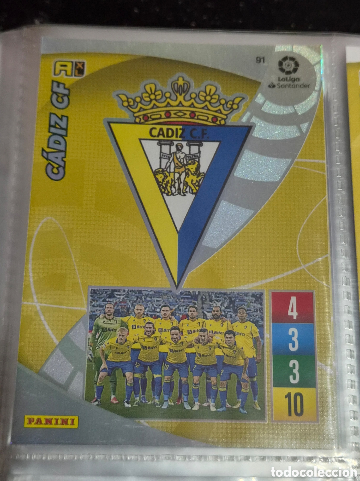 Trading cards: 91 - ESCUDO C&Aacute;DIZ ADRENALYN 2021-2022