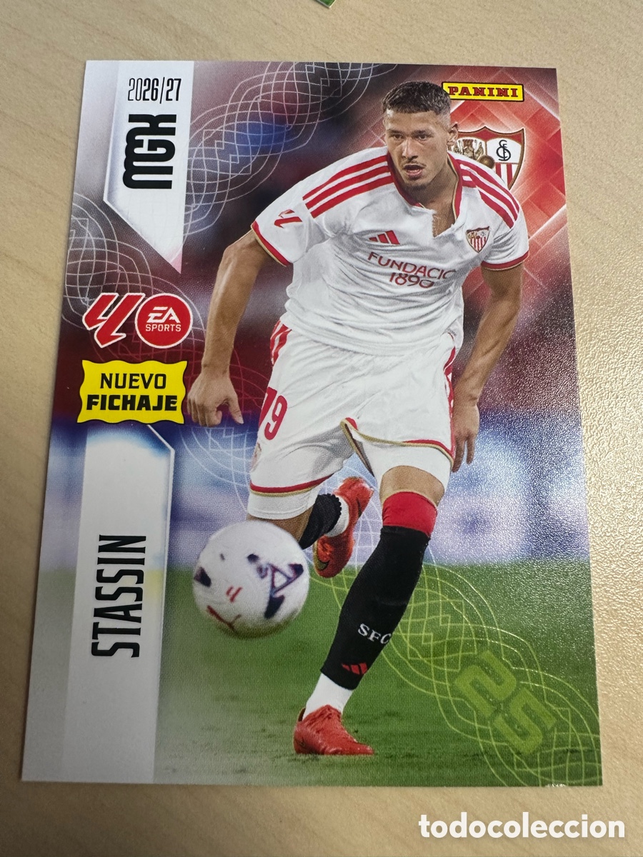 Trading cards: STASSIN SEVILLA NUEVO FICHAJE 498 3&ordf; EDICI&Oacute;N MEGACRACKS 2026/27 26-27 26 27 MGK PANINI