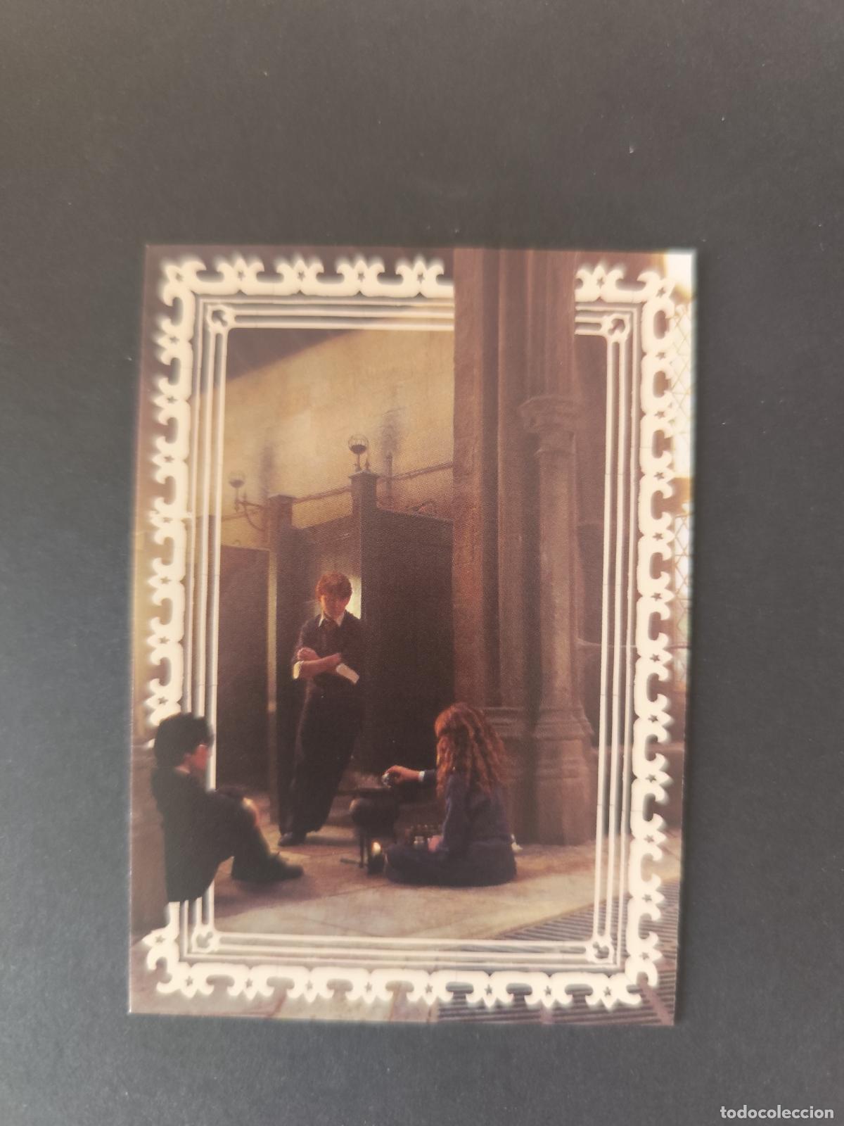 Cartas Colecion&aacute;veis: CARD 34 MOANING MYRTLE'S BATHROOM MAGICAL PLACES HARRY POTTER ALWAYS 2026 PANINI