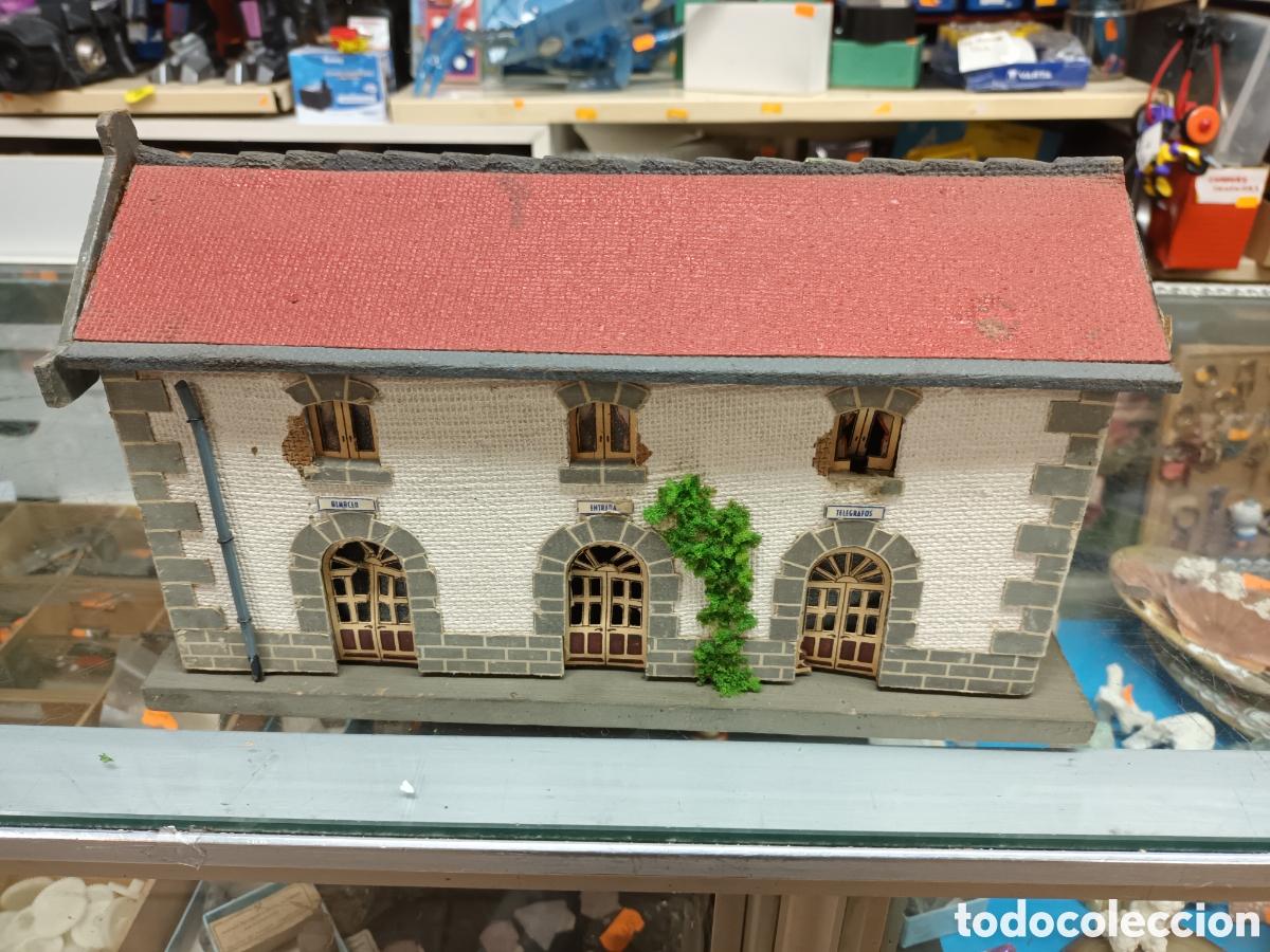 Trenes Escala: Escala 0 estaci&oacute;n madera artesanal antigua con luz