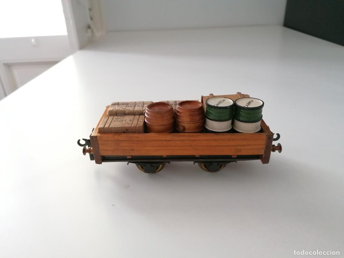 Scale Trains: Tren 0 Vag&oacute;n de Borde Bajo de Carga de Paquetes y Barriles Tipo Pay&aacute; Buen Estado