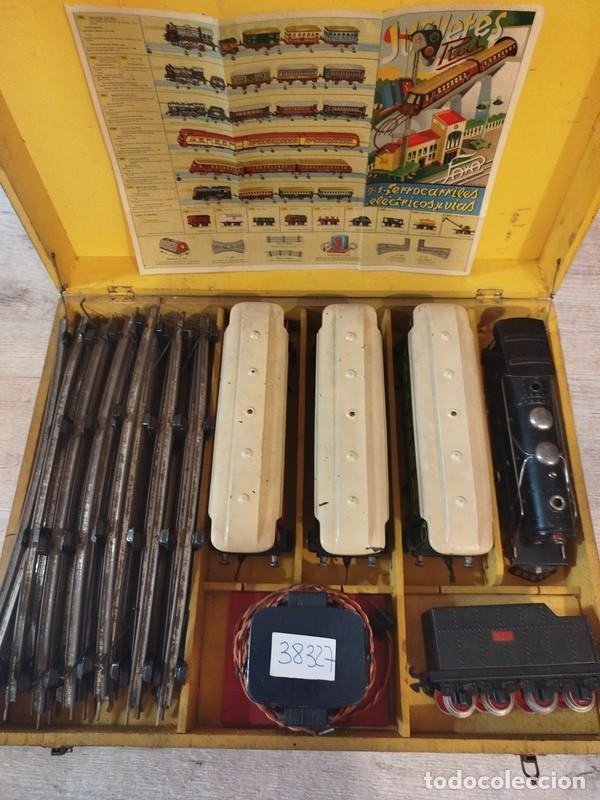 Modelleisenbahnen: TREN PAYA n&ordm; 987 en caja de madera original, con m&aacute;quina, vagones, v&iacute;as y transformador