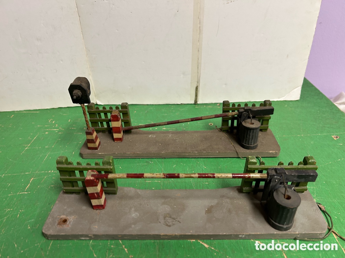 Trenes escala: MARKLIN PASO A NIVEL MADERA A&Ntilde;OS 30-40 SCALA 0