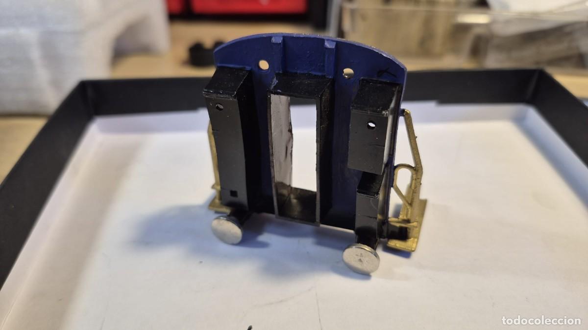 Trenes escala: Un solo frontal para vagones de pasajeros de Pay&aacute; serie 1359 - color azul -