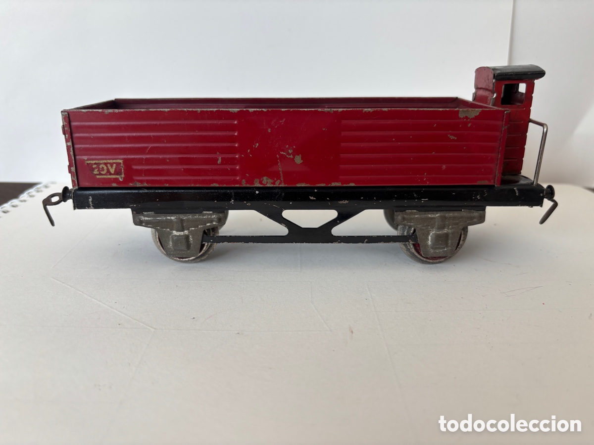 Trenes escala: Vag&oacute;n rojo con garita escala 0