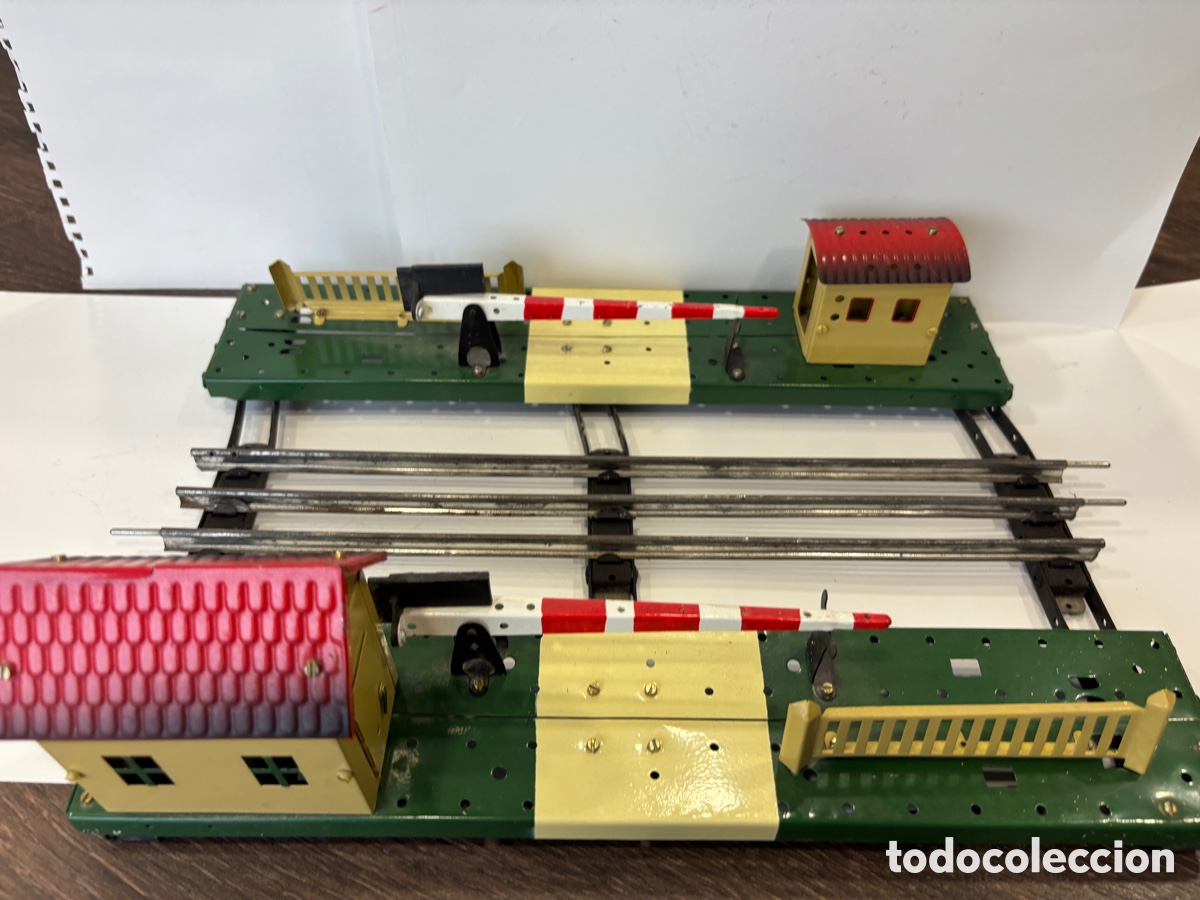 Trenes escala: Paso a nivel para trenes escala 0