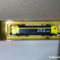 Trenes Escala: LOCOMOTORA ARNOLD RENFE 252.027