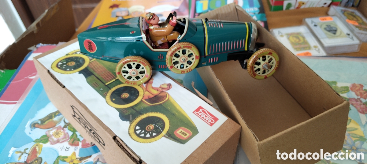 Modelleisenbahnen: 1 autom&oacute;vil de hojalata verde botella de la marca Pay&aacute;