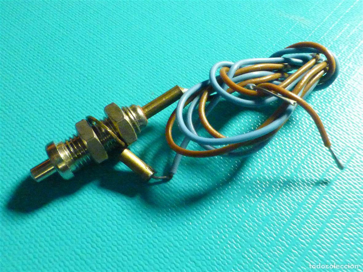 Trenes Escala: Pulsador atornillable, actuador manual, Vias Desvios - Escala N - p/ Maquetas Tren - Arnold R&aacute;pido -