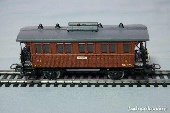 Trenes escala: Vag&oacute;n pasajeros HO - Foto 1