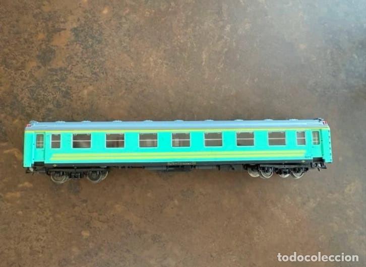 Trenes escala: Electrotren 5054K coche Cubano RENFE turquesa H0