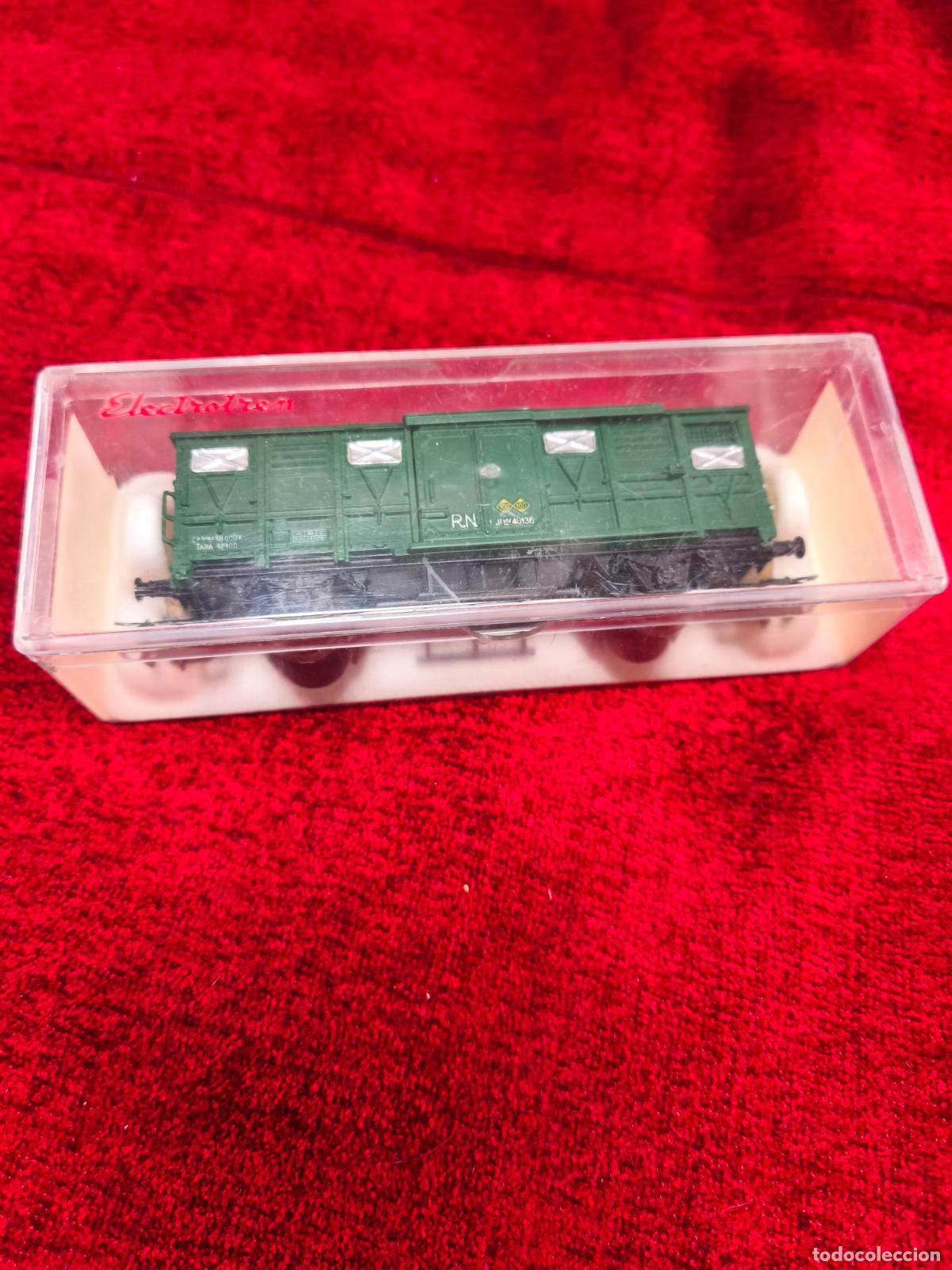 Trenes escala: VAG&Oacute;N ELECTROTREN MERCANCIAS VERDE EN CAJA ORIGINAL.