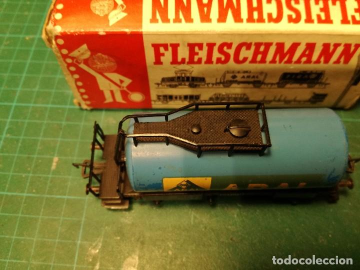 Trenes escala: Vagon cisterna ARAL ref. 5030 - Foto 2