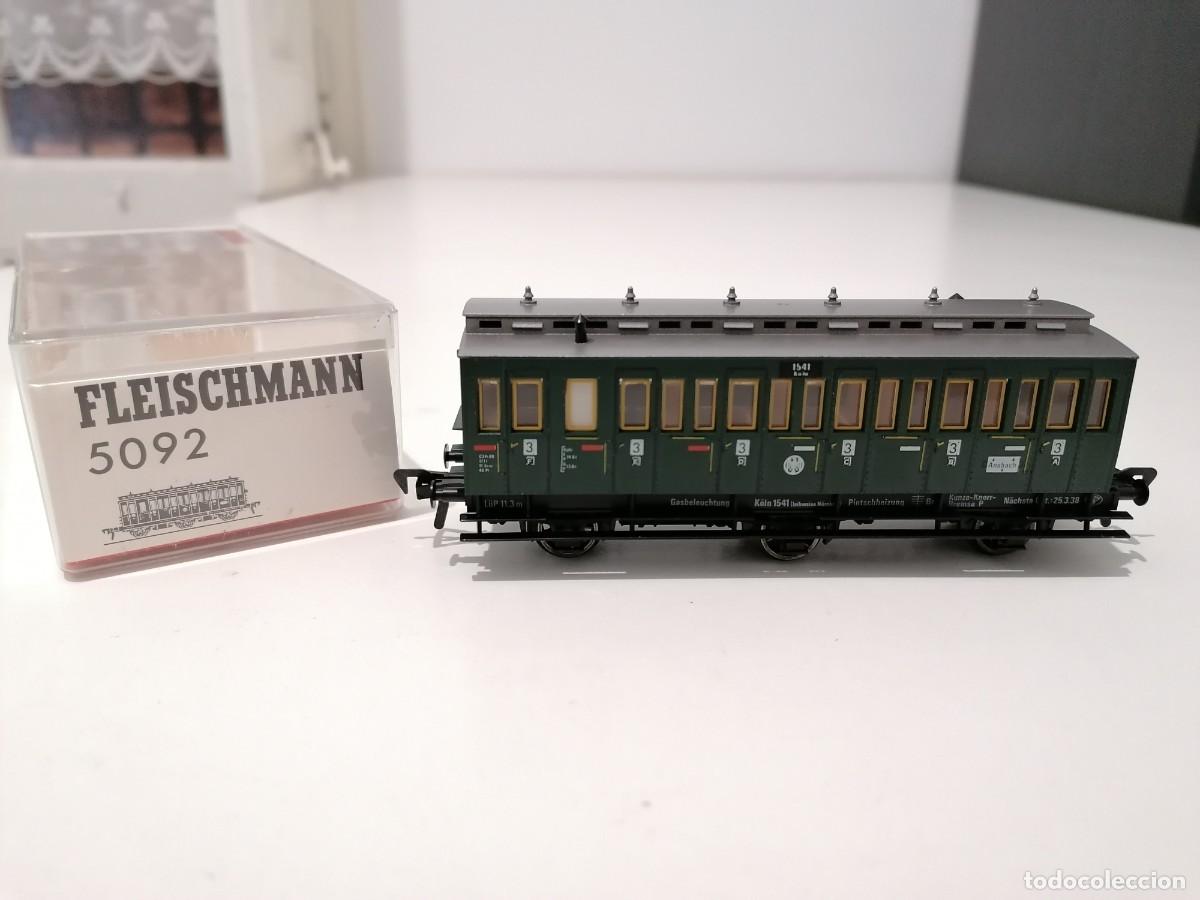 Treni in Scala: Fleischmann H0 5092 Vag&oacute;n de Pasajeros de 3 Ejes 3&ordf; Clase DRG K&ouml;ln Nuevo