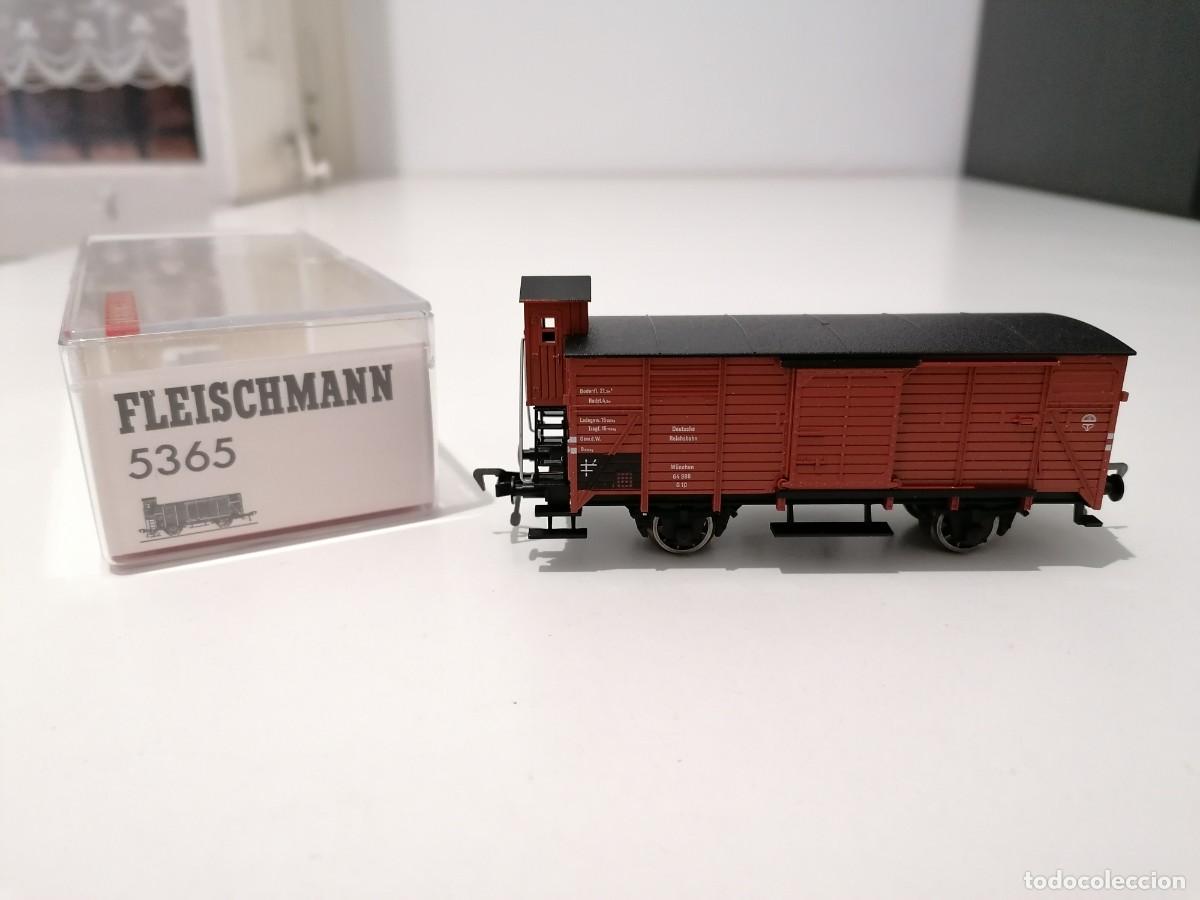 Treni in Scala: Fleischmann H0 5365 Vag&oacute;n Cerrado con Garita DR Nuevo