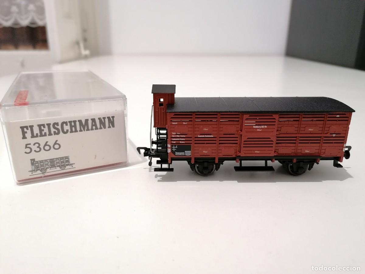 Treni in Scala: Fleischmann H0 5366 Vag&oacute;n Cerrado con Garita para Ganado DR Nuevo