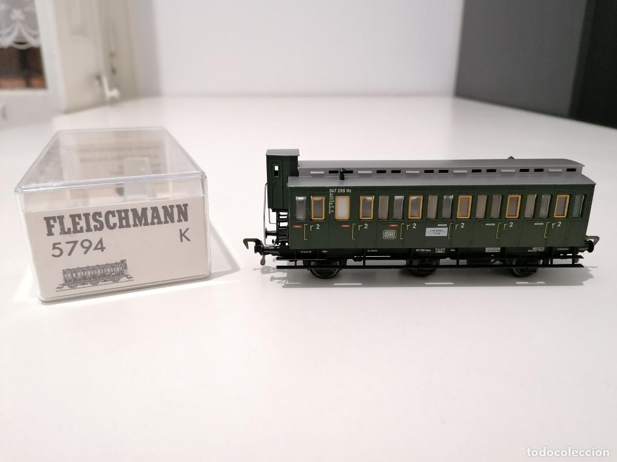 Treni in Scala: Fleischmann H0 5794K Vag&oacute;n Pasajeros de 3 Ejes 2&ordf; Clase DRG Nuevo