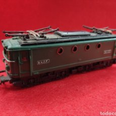 Trenes Escala: LOCOMOTORA HORNBY BB-8144
