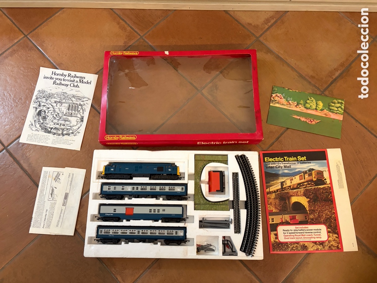 Comboios Escala: Set HORNBY Railways ELECTRIC TRAIN SET LOCOMOTORA Y VAGONES DE PASAJEROS Y CARGA