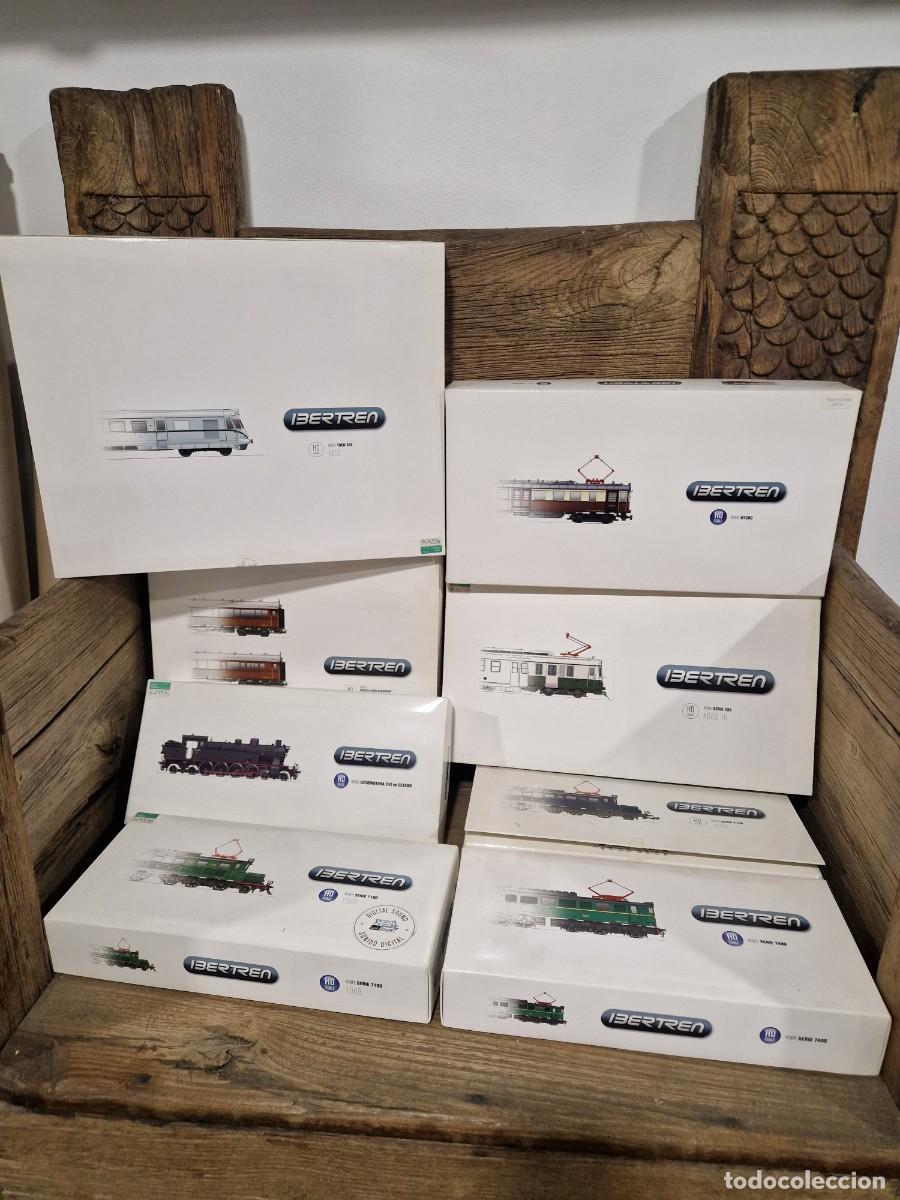 Trenes escala: 8 cajas de Ibertren - Unidad de Tren Serie 438,4401,7100,242,7414,UT300 RENFE (Escala H0)