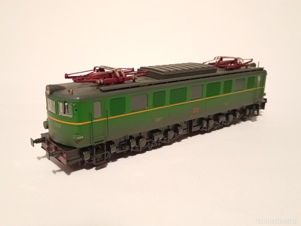 Trenes escala: LOCOMOTORA ELECTRICA 7414 &rdquo;BA&Ntilde;ERA&rdquo; CON P&Aacute;TINA - RENFE - IBERTREN 42043 - HO H0