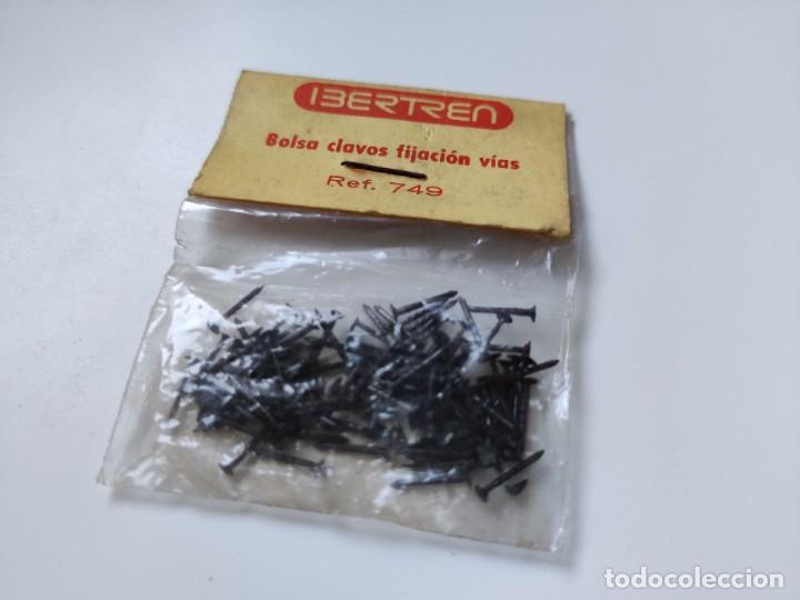 Trenes Escala: IBERTREN BOLSA CLAVOS FIJACI&Oacute;N V&Iacute;AS REF. 749