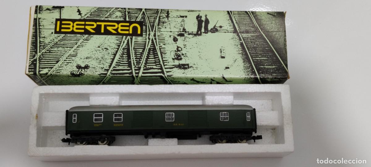 Trenes Escala: IBERTREN N - FURG&Oacute;N SERIE 8000 REF. 2103