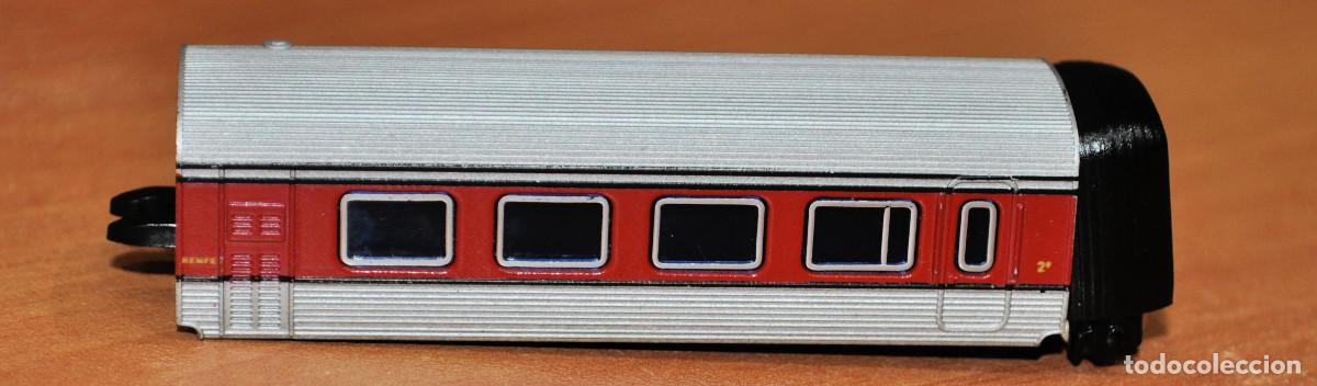 Trenes Escala: COCHE 2&ordf; CLASE DEL TALGO DE IBERTREN. ESCALA N