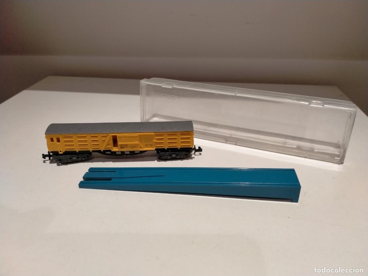 Trenes Escala: Furg&oacute;n Ibertren 4 ejes platanero con caja y encarrilador