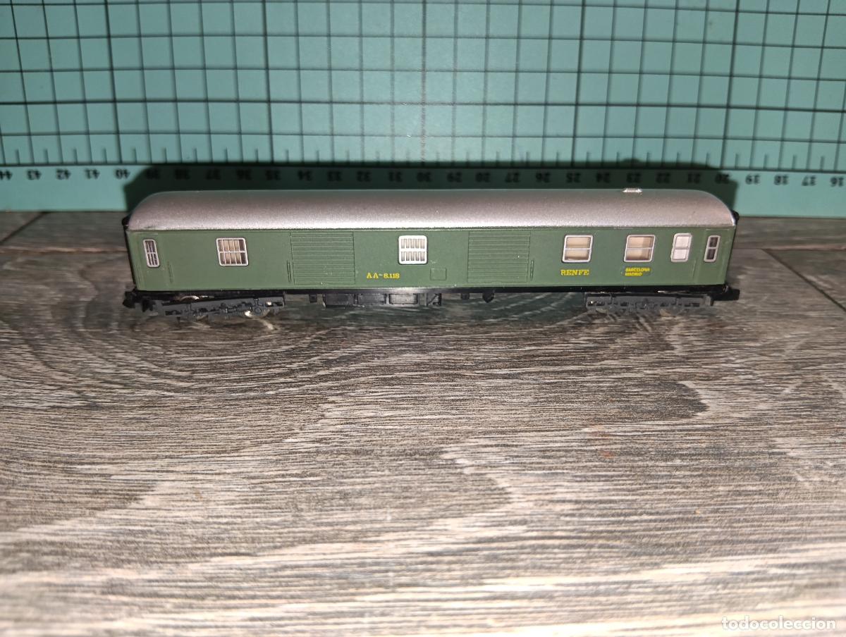 Trenes Escala: Antiguo Coche Viajeros Renfe Escala N Ibertren Madrid Barcelona tren vag&oacute;n pasajeros