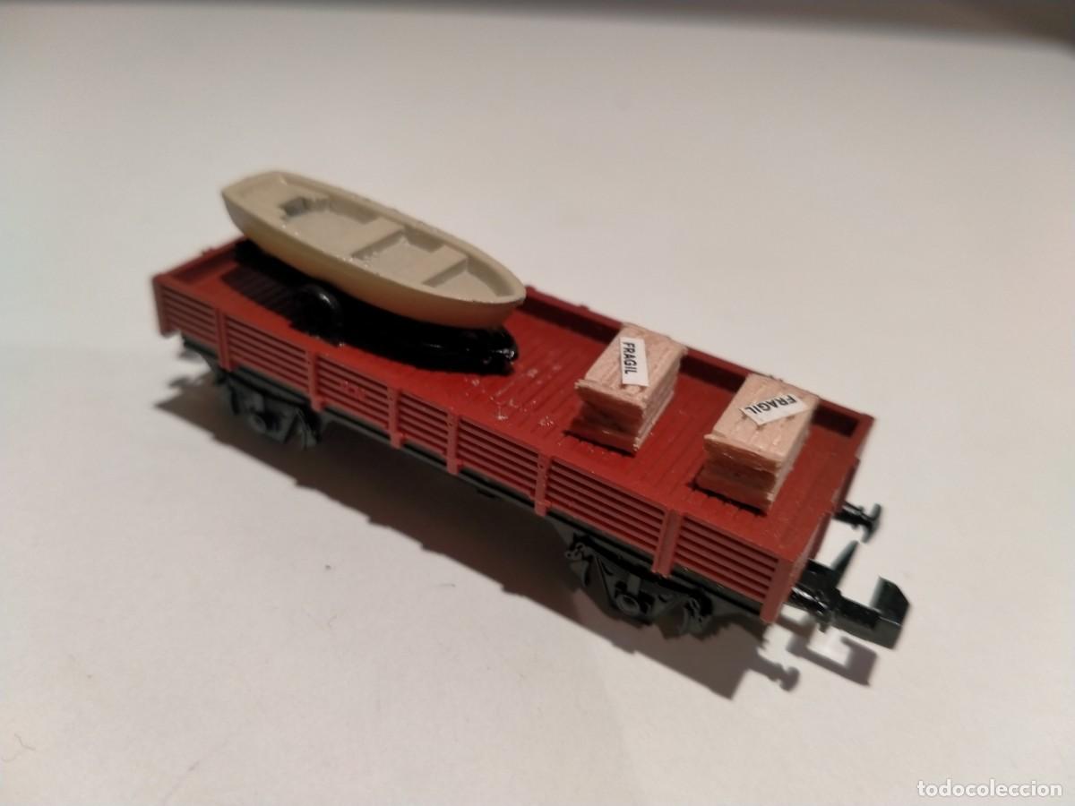 Trenes Escala: Vag&oacute;n Ibertren 3N con embarcaci&oacute;n y cajas