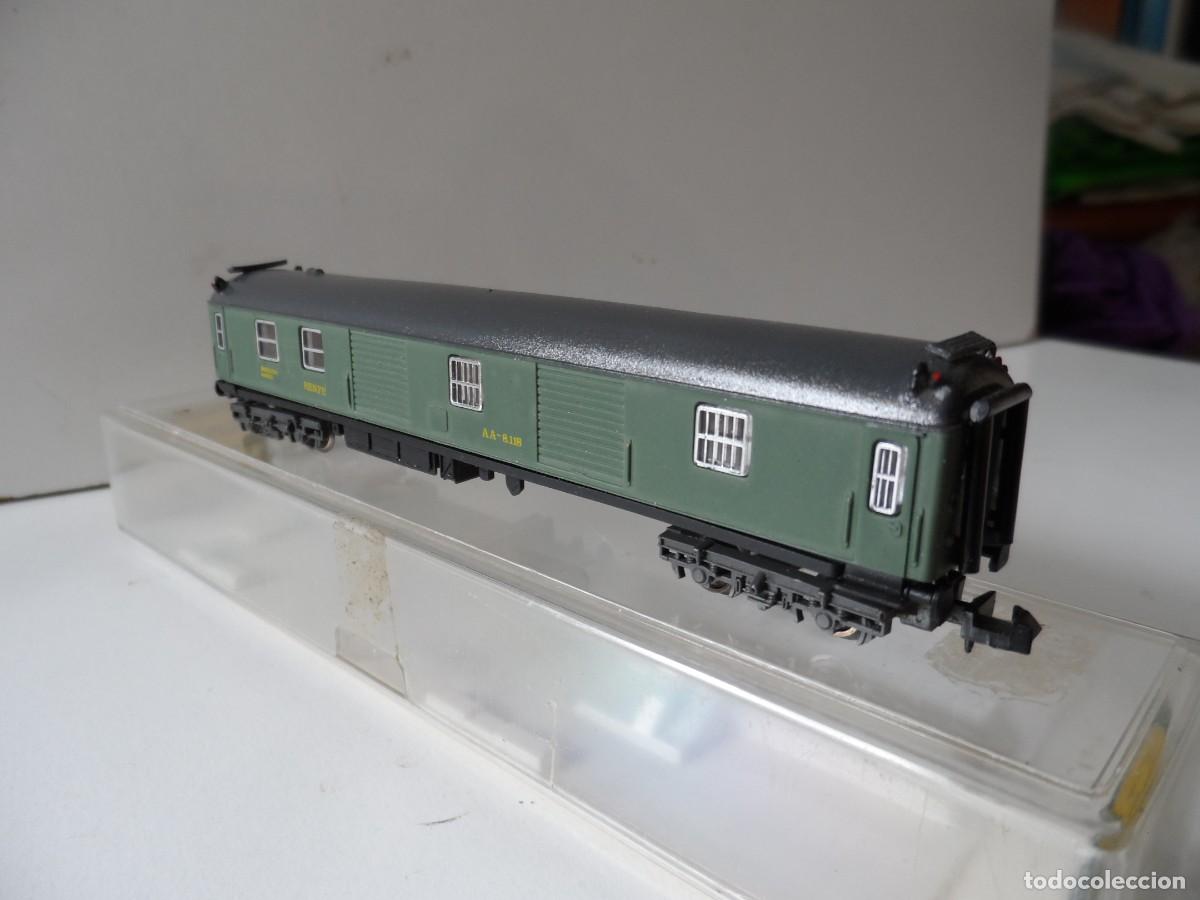 Trenes escala: VAGON FURGON IBERTREN 8000 CON LUZ . ARTESANAL ESCALA N